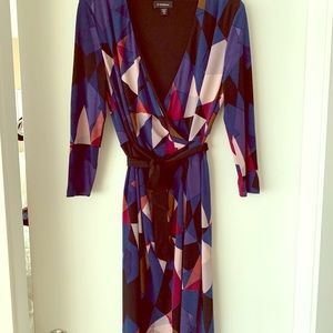 3/4 length sleeve, geometric wrap dress